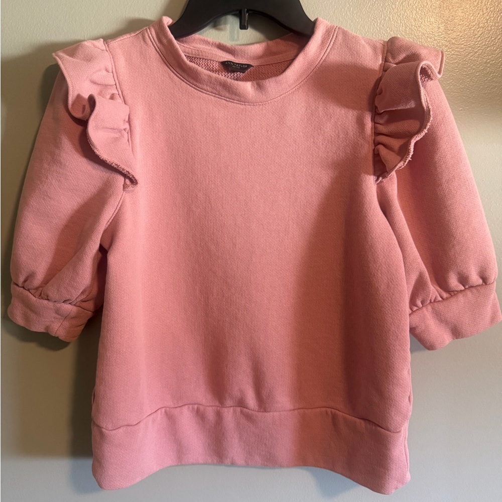 Ann Taylor Loft Pink Ruffle shoulder Short sleeve Top size petite small